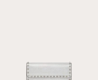 ROCKSTUD-METALLIC-GRAINY-CALFSKIN-WALLET-WITH-CHAIN